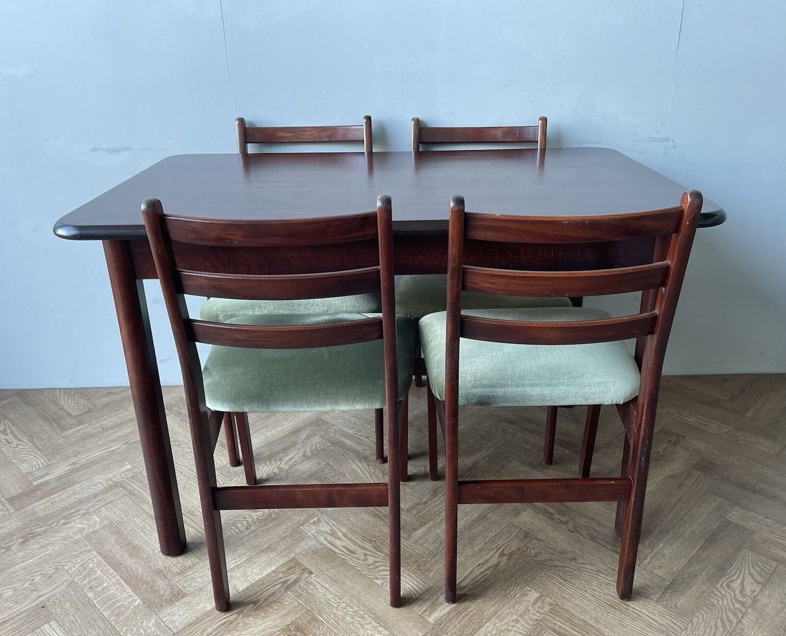 Vintage Mid Century Modern Danish Dining Table And 4 Dining Chairs