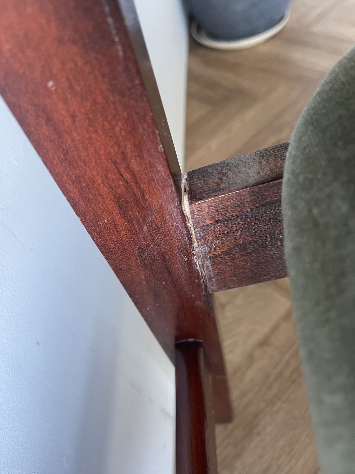 photo vintage Vintage Mid Century Modern Danish Dining Table And 4 Dining Chairs