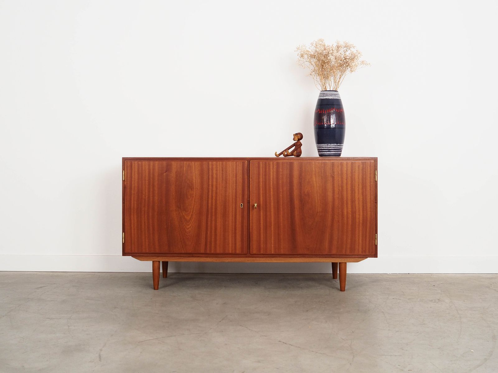Mahogany Cabinet, Danish Design, 1970s, Designer: Carlo Jensen, Manufacturer: Hundevad photo furniture