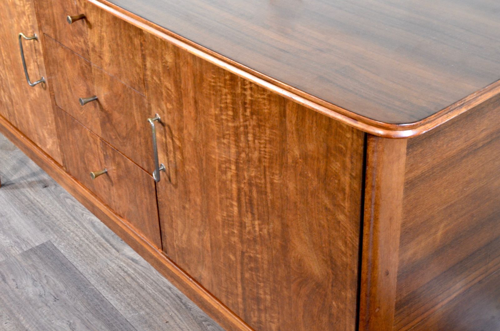 Vintage Vanson For Heal's Danish Style Walnut Sideboard. Delivery. Modern / Midcentury. photo vinterior