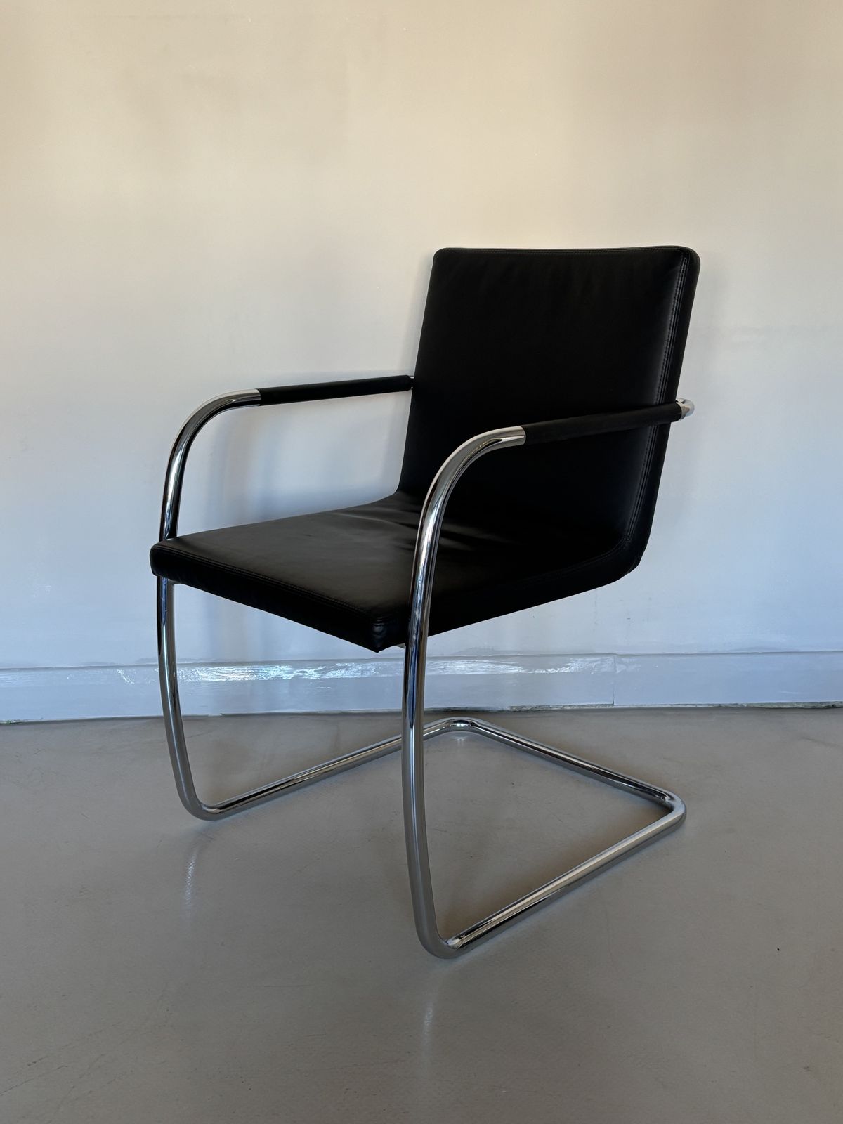 Thonet S 60 V Cantilever Chair