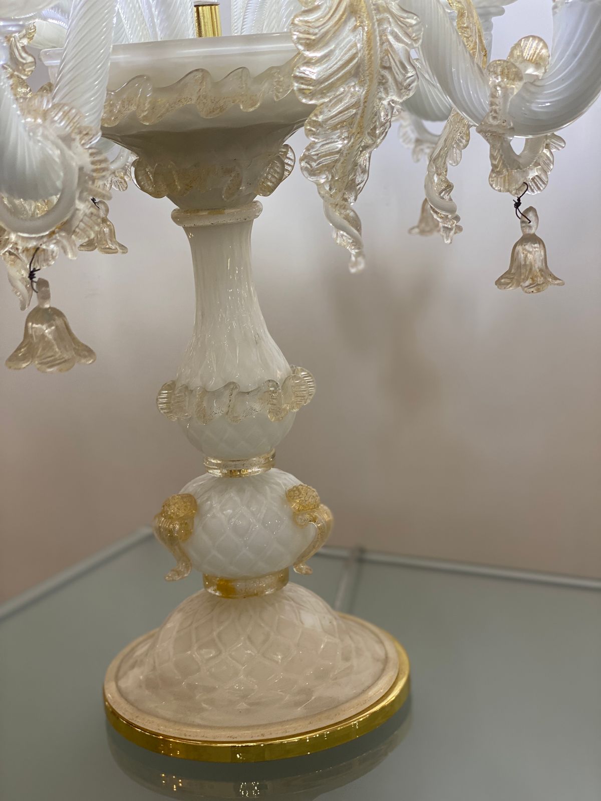 Murano Glass White And Gold Table Lamp With Flowers And Leaves photo vinterior