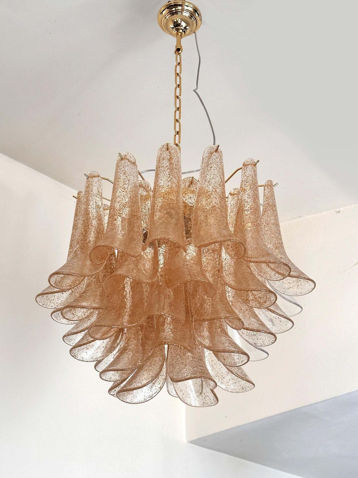 Contemporary Clear And Gold “Petali Selle” Murano Glass Chandelier In Mazzega Style photo vintage