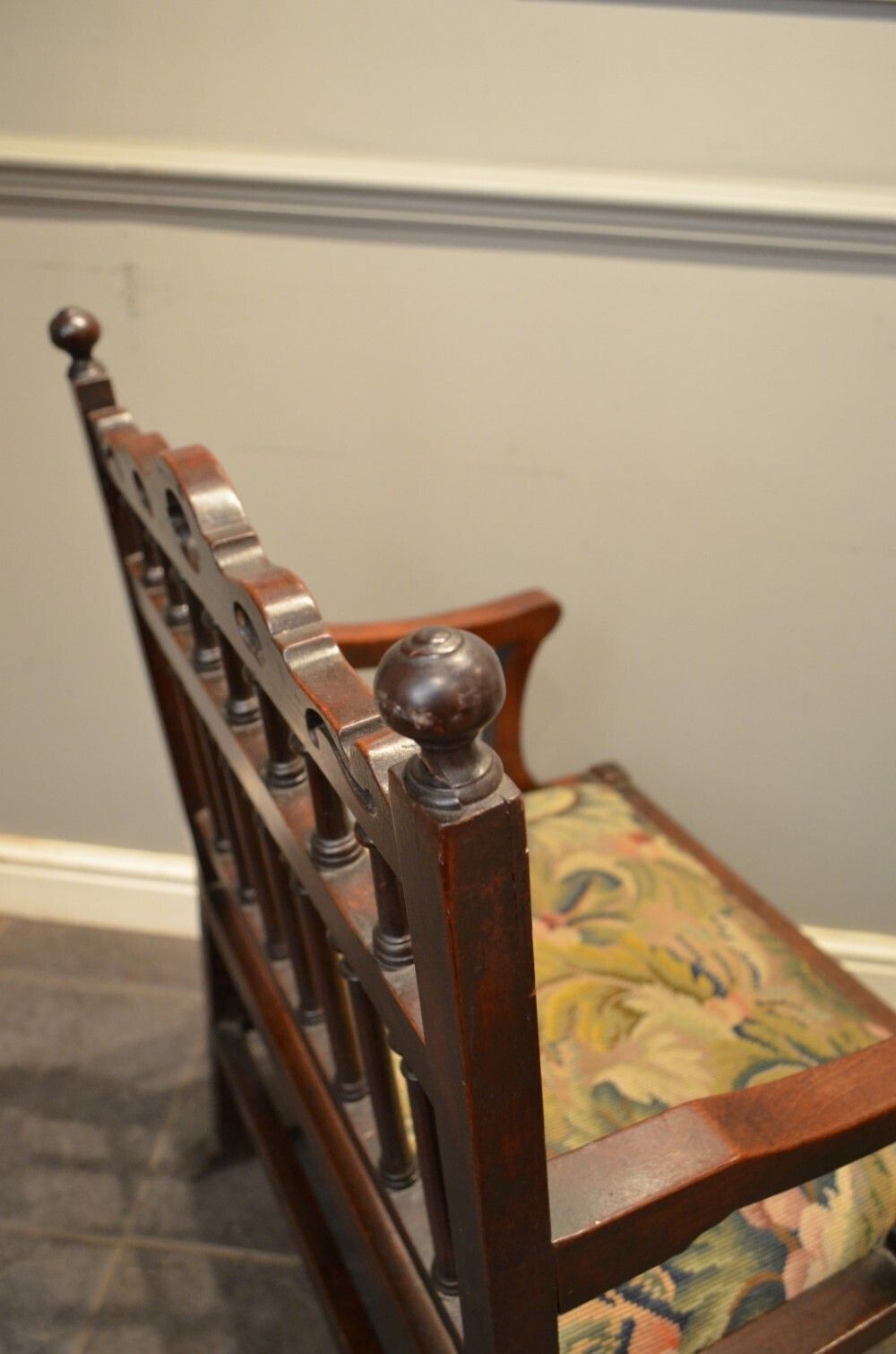 photo furniture Lovely 18th Century Oak 'Westmoreland' Lawn Chair