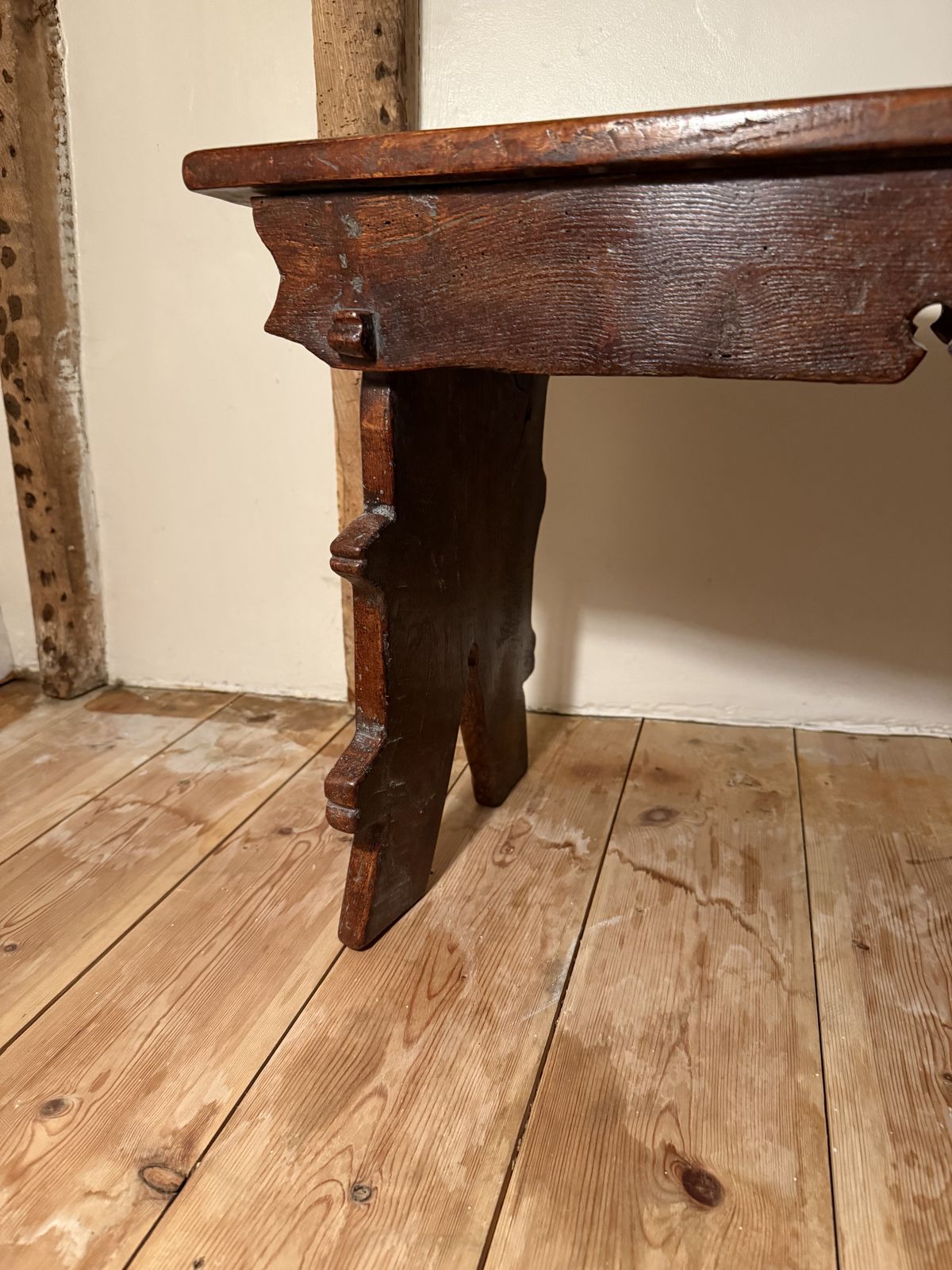 photo furniture Rare 16th Century Elm Boarded Stool From The Reign Of Henry VIII