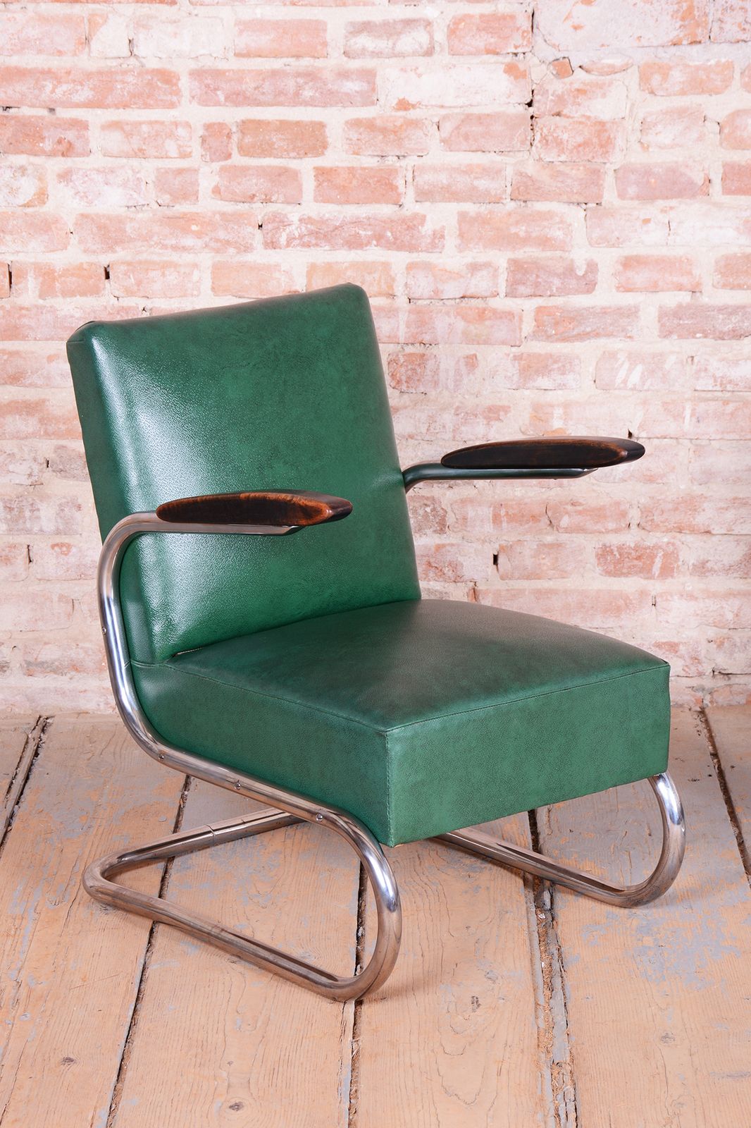 photo vintage Pair Of Restored Bauhaus Armchairs, By Mauser, Beech, Chrome, Germany, 1930s