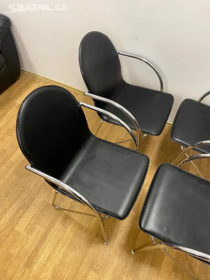 Set Van 4 Retro Stoelen Met Armleuningen, Jaren 1980, Tsjecho Slowakije photo 880.0