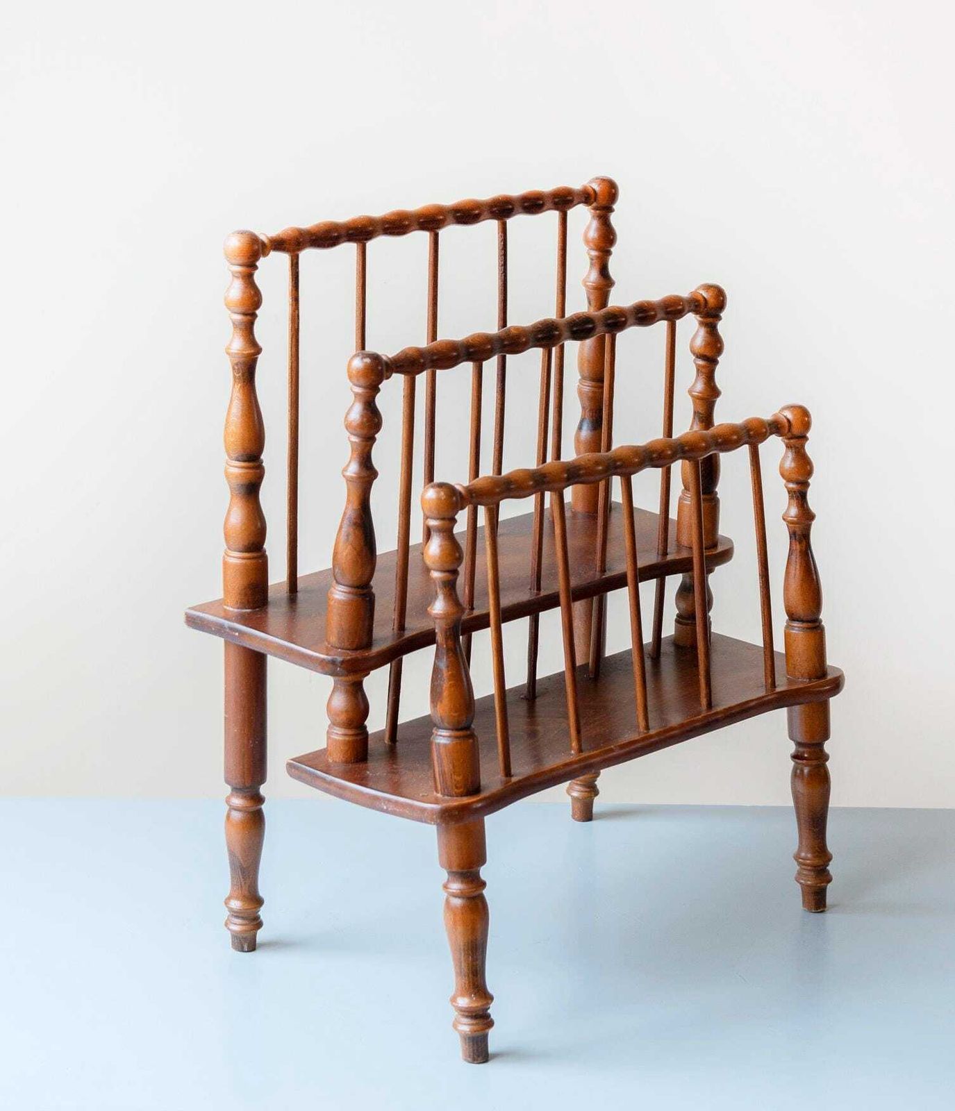 Carved Magazine Rack – Vintage Turned Wood Newspaper Stand   Cottage Style photo vinterior