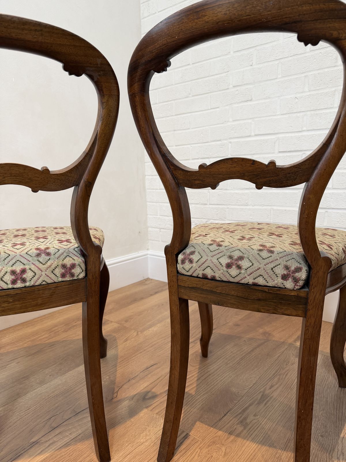 Late 19th – Early 20th Century Set Of 4 Balloon Back Chairs photo Furniture