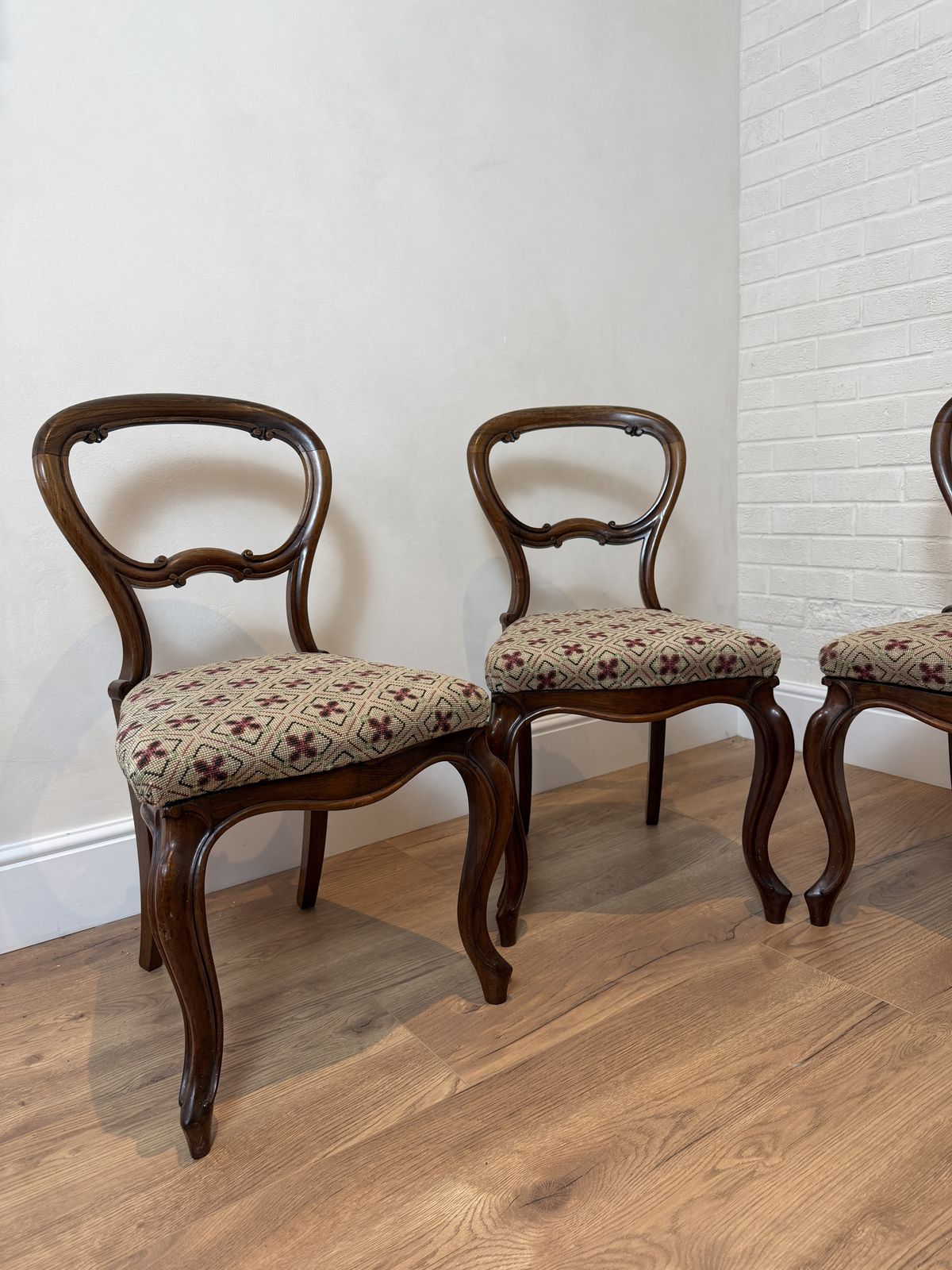 Late 19th – Early 20th Century Set Of 4 Balloon Back Chairs photo vintage