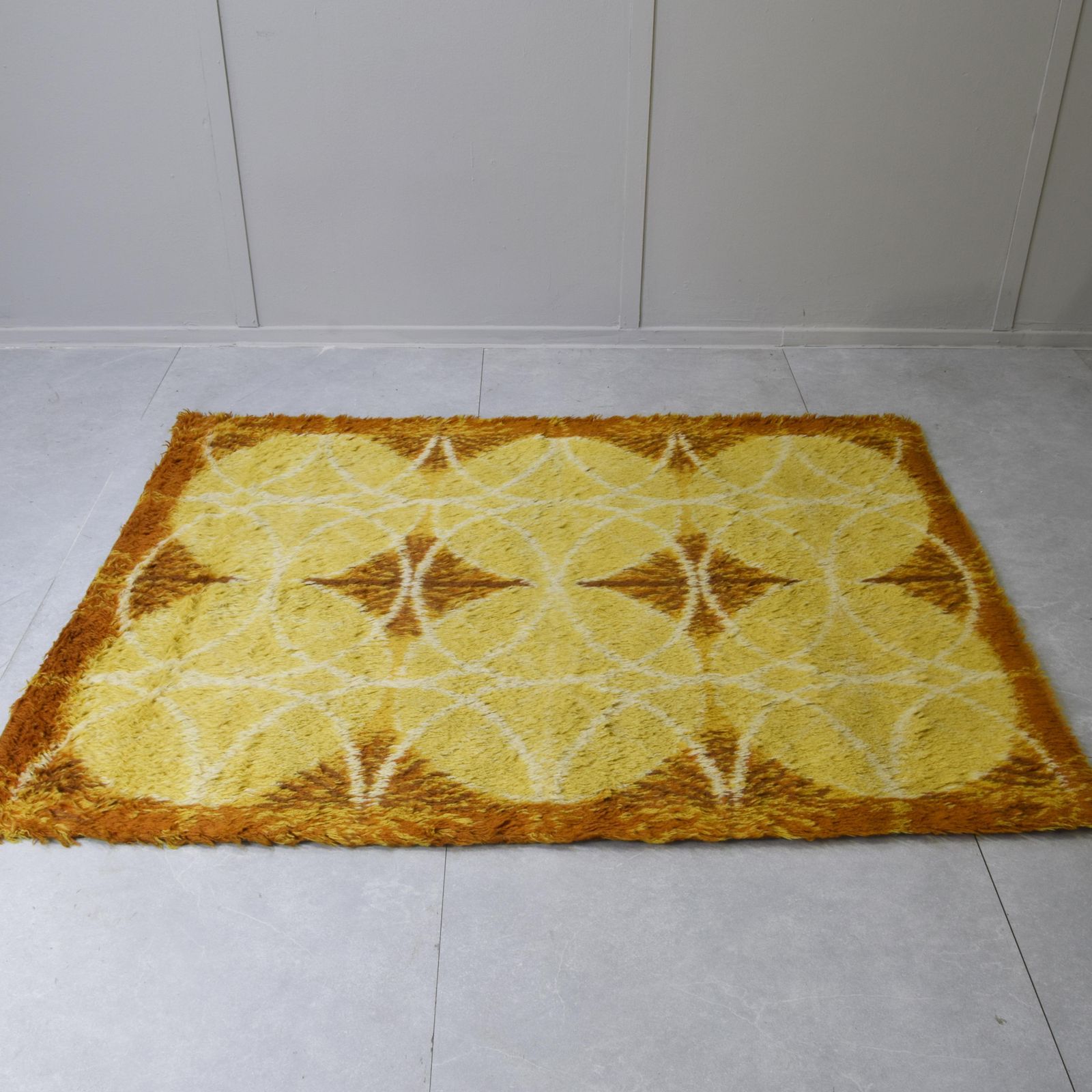 Tappeto Rya Rettangolare Con Forme Geometriche Anni 70 photo for sale