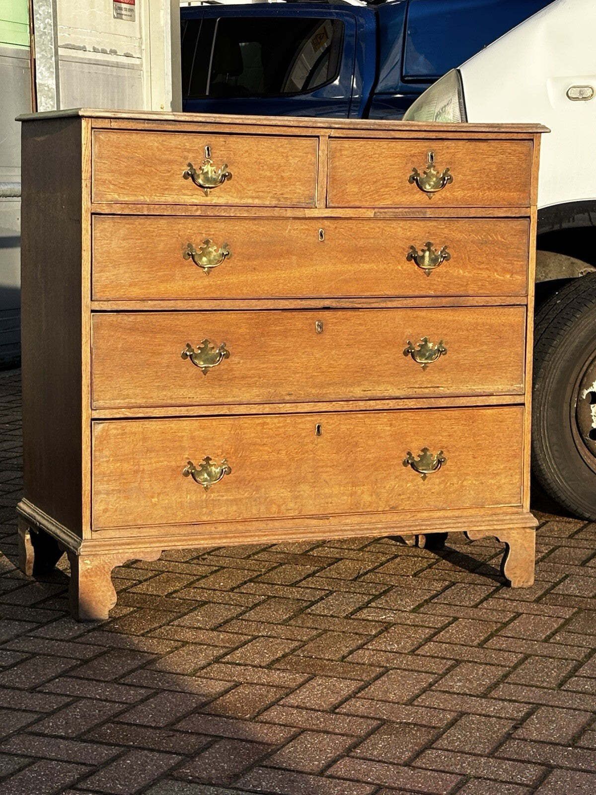 Georgian Light Oak Chest Of Drawers. photo Furniture