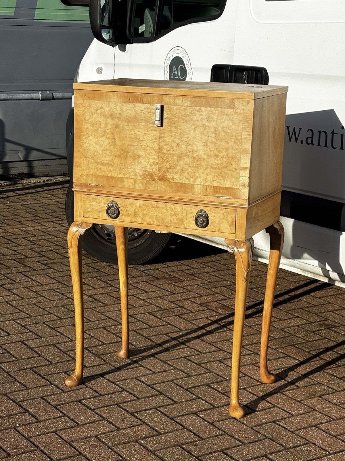 photo vintage Original Art Deco Birds Eye Maple Cocktail Cabinet With Fitted Interior & Drawer