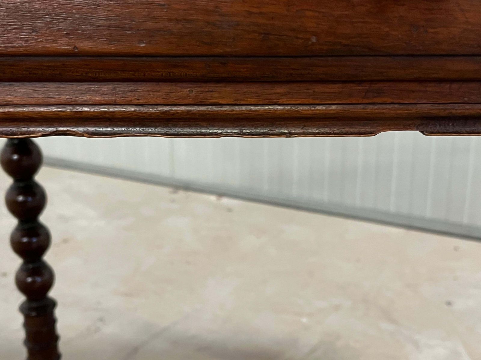 photo vinterior 18th Century Italian Walnut Louis XIV Side Table With Bobbin Legs