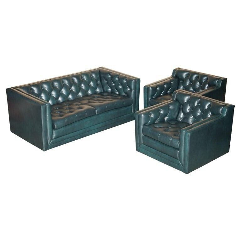 Art Deco Style 1970's Green Leather Chesterfield Sofa & Pair Of Armchairs Suite