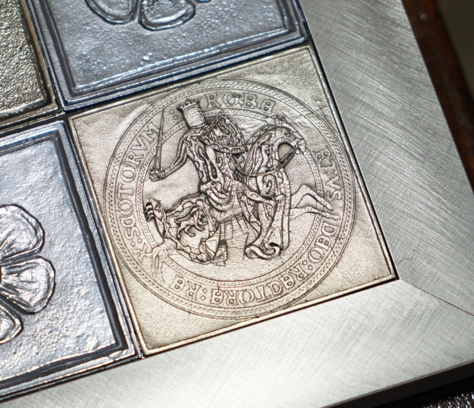 Home Decor Bnib Rrp £15,000 Ltd Edition 40/500 The Battle Of Bannockburn Pewter Chess Set photo