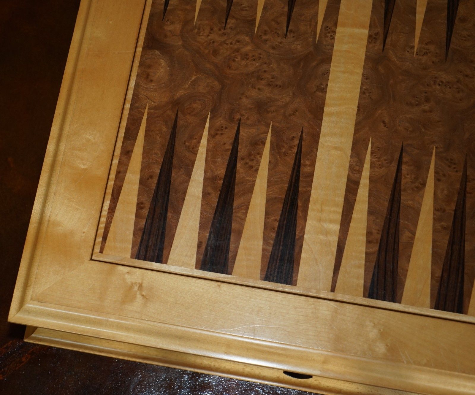 photo vinterior Rare Viscount David Linley Satinwood & Burr Walnut Chessboard & Backgammon