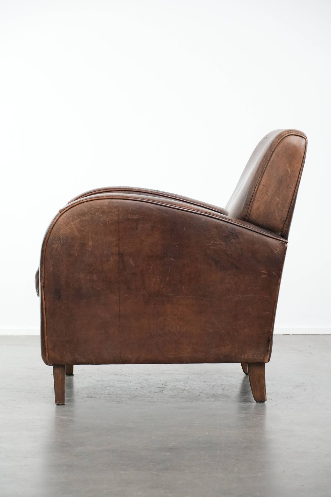 Sturdy And Timeless Vintage Sheepskin Armchair With A Round Design And Comfortable Seat photo 942.0