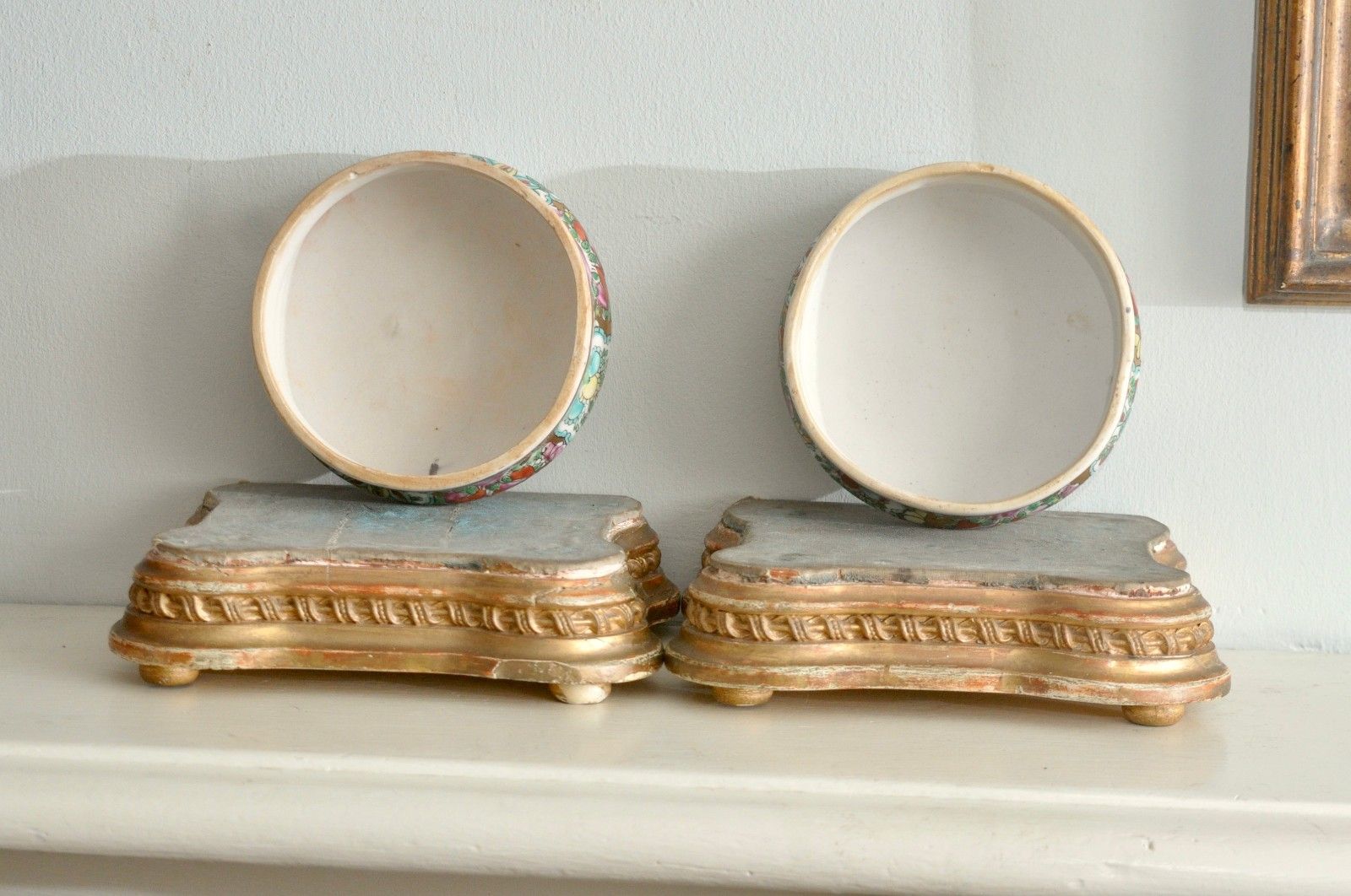 A Large Pair Of Cantonese Export Lidded Ginger (Fencai) Jars, Famille Rose photo vinterior