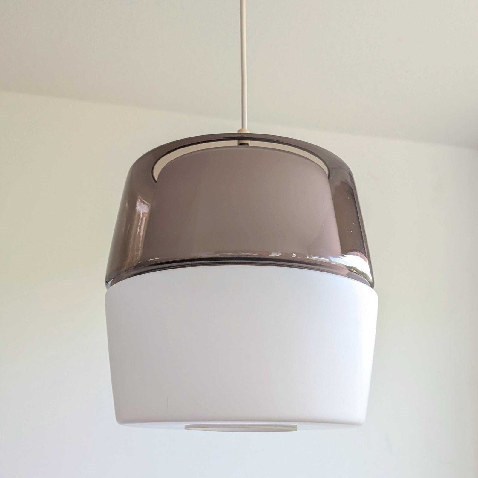 Verlichting Peill & Putzler Jaren 1960 Rookglas Hanglamp Mid Century Modern Modernistisch | Amethist Paarse Kleurblok Vintage Mcm Plafondlamp photo
