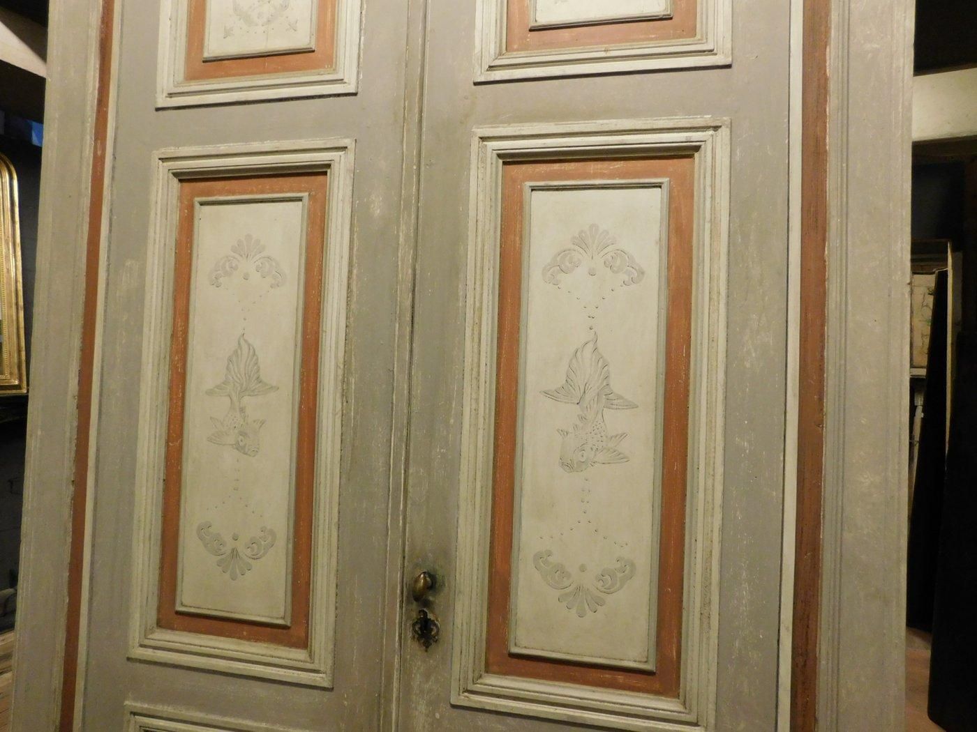 Porta Doppia In Legno Solido, Pannelli Dipinti Con Pesci E Cornici, Italia photo vinterior