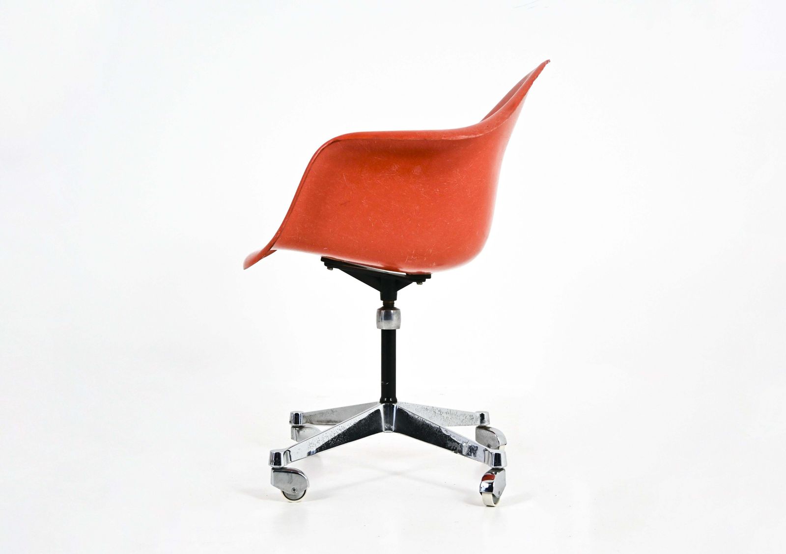 Armchair By Charles And Ray Eames For Herman Miller, 1970s photo vinterior