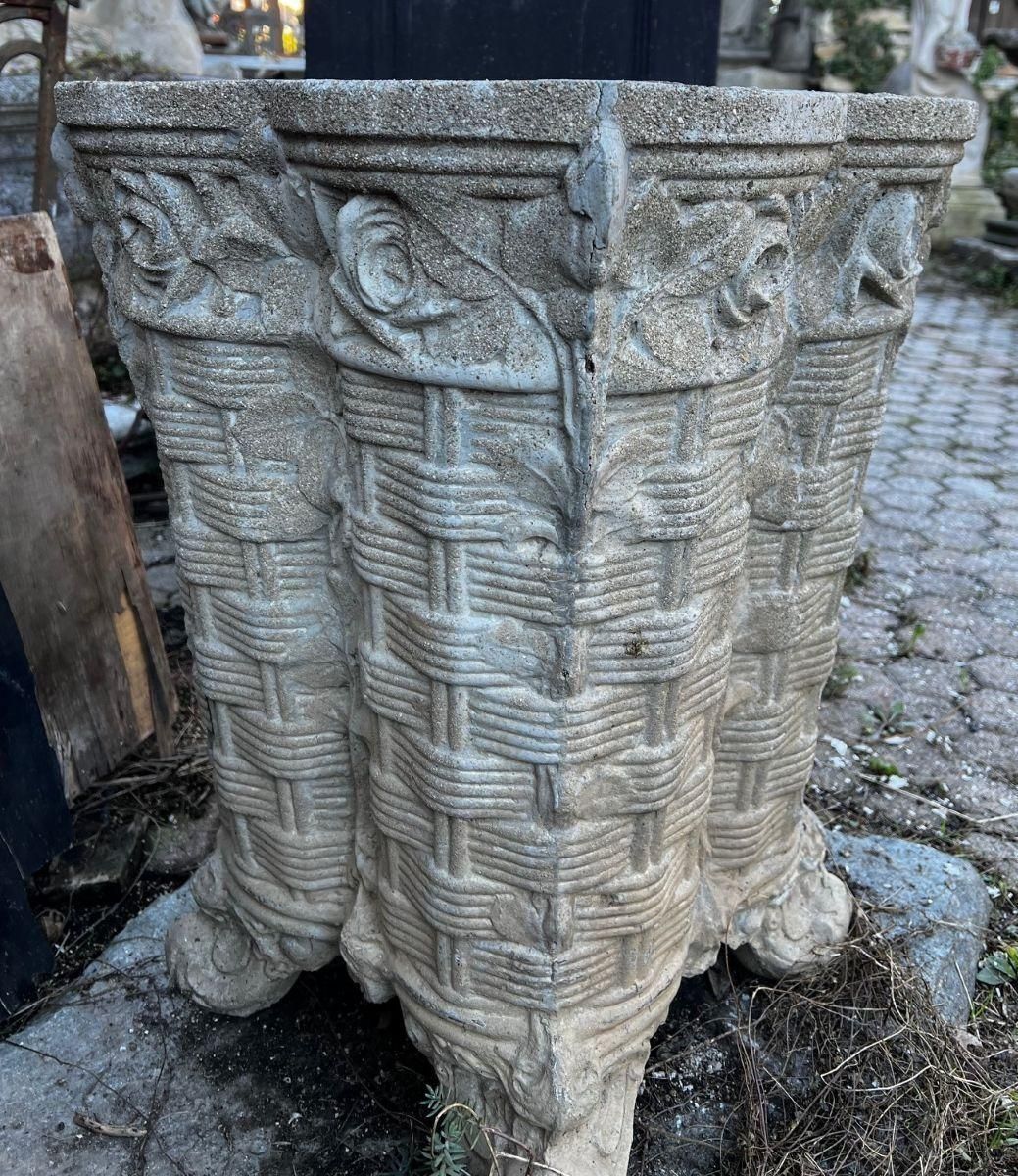 Coppia Di Vasi In Cemento, Decorati A Quadrifoglio Intrecciato, Italia photo buy