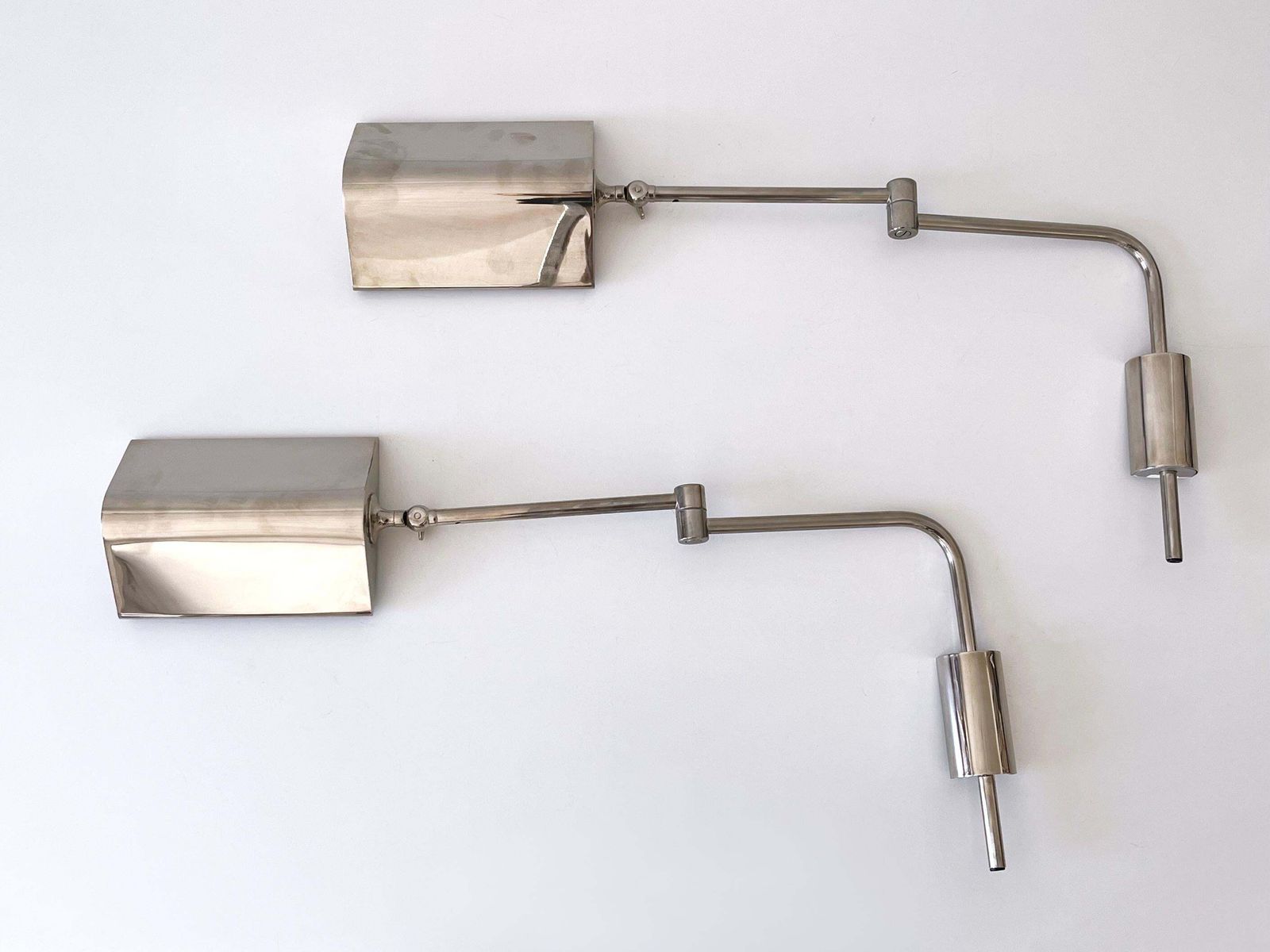 photo vintage Set Of Two Articulated Wall Lamps Or Reading Lights By Florian Schulz 1970s