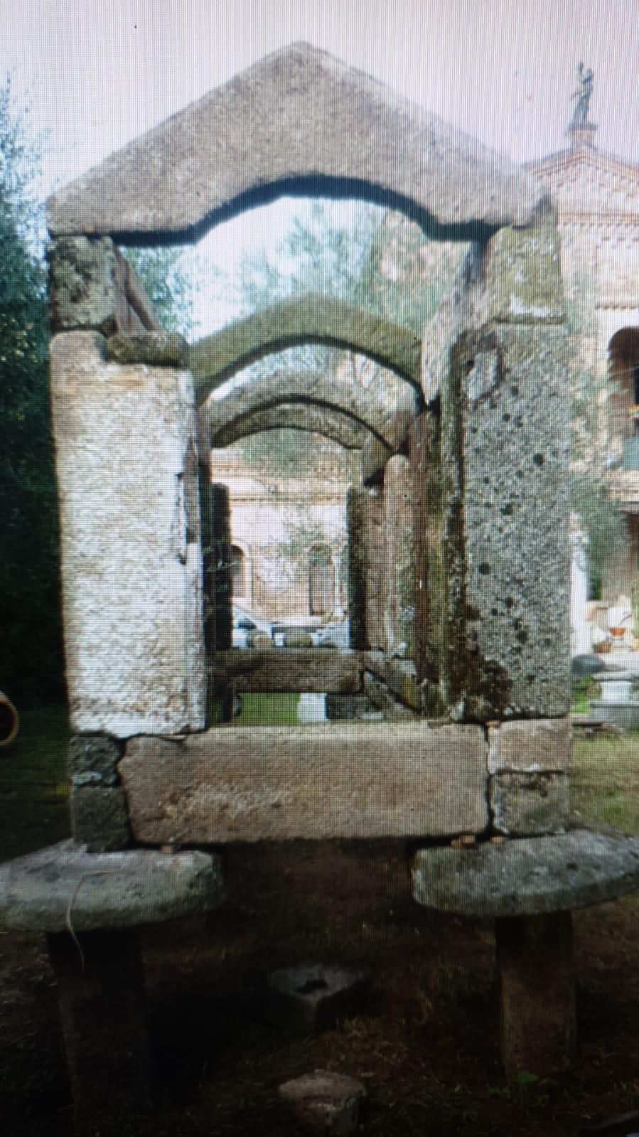 photo furniture Large Structure Of Granary "Horreo" Antique Carved Stone, Spain