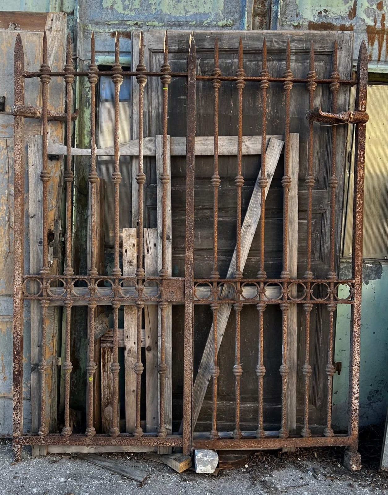 Two Leaf Wrought Iron Gate With Spikes, Italy photo 2476.0