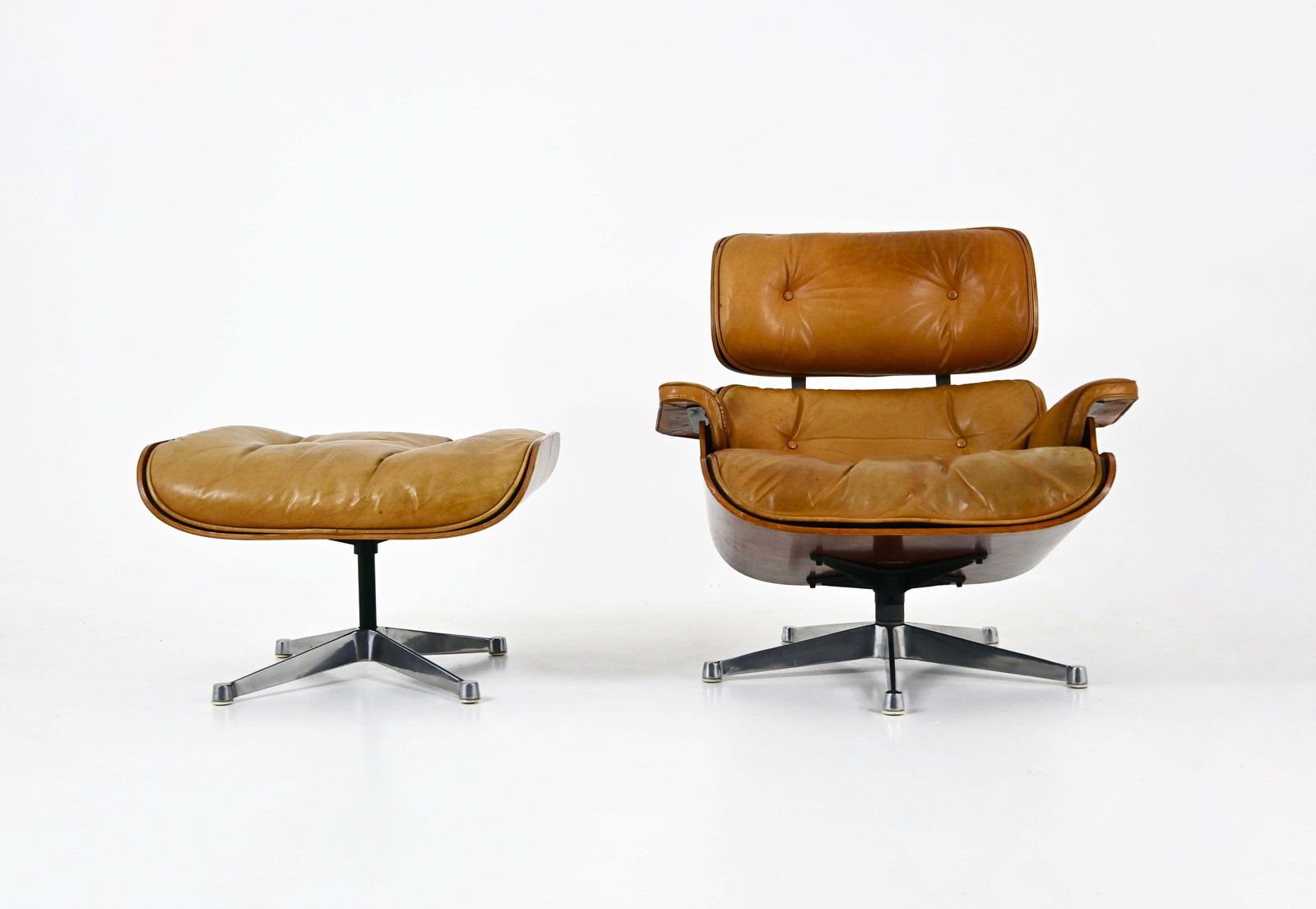Lounge Chair & Ottoman By Charles & Ray Eames For Herman Miller, 1970s photo vinterior