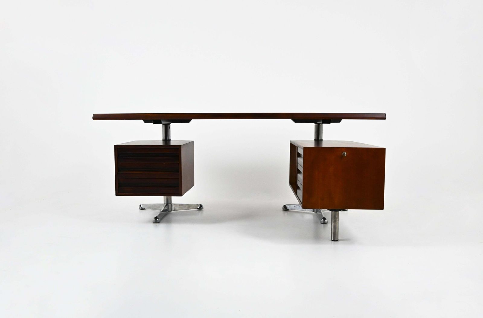 Desk By Osvaldo Borsani For Tecno, 1960s photo Furniture