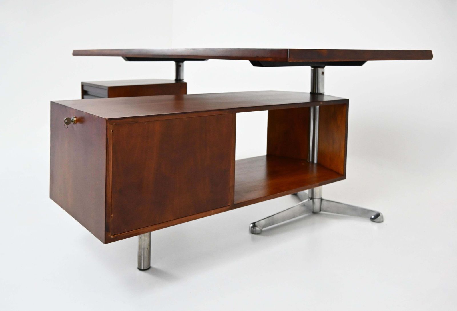 photo furniture Desk By Osvaldo Borsani For Tecno, 1960s