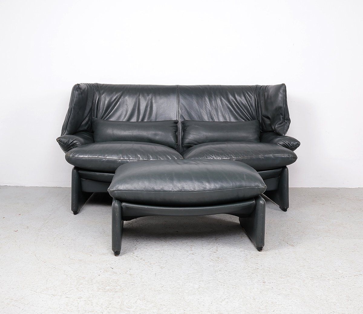 Set Of Leather Sofa With Pouf By Vico Magistretti For Cassina, 1980s photo for sale