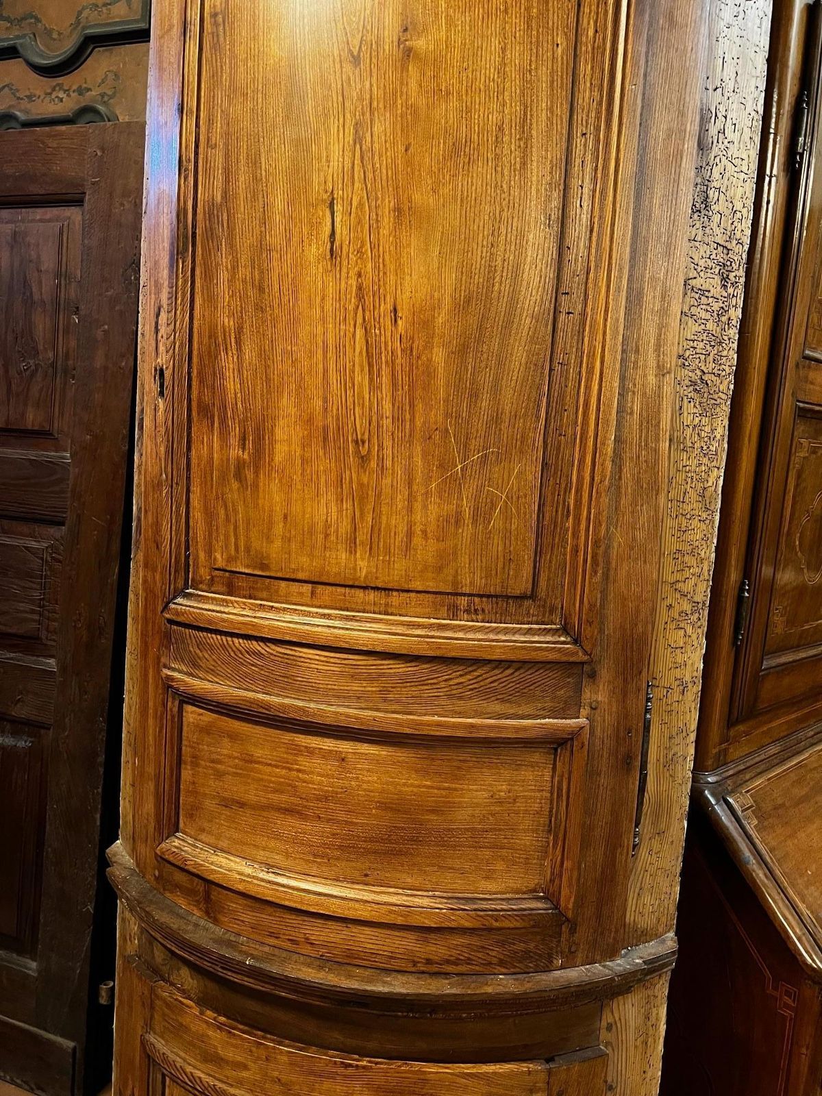 Furniture No.2 Placard Oak Cornerboards With Top And Bottom Panels, Italy photo