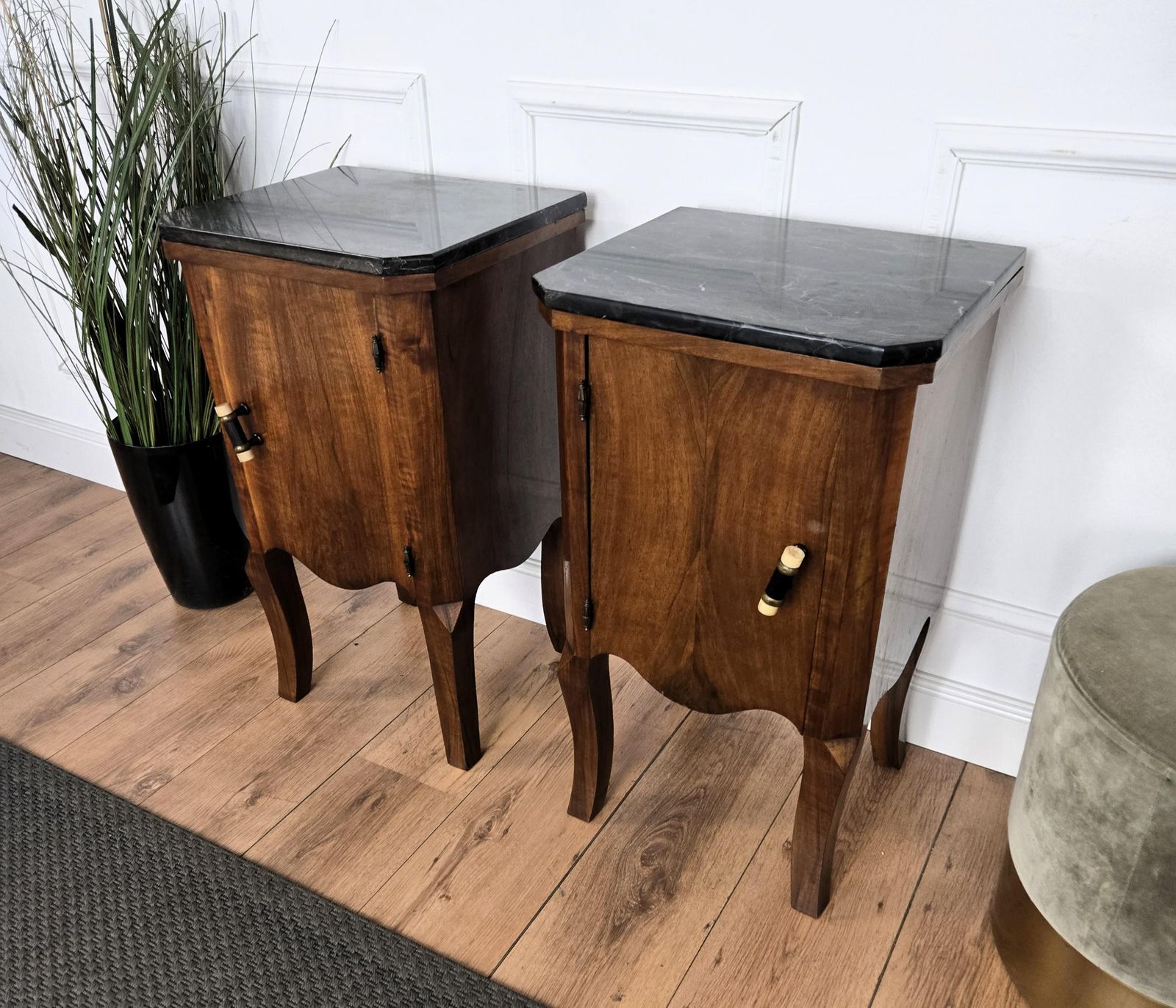 Pair Of Italian Art Deco Night Stands Bed Tables In Burl Walnut Black Marble Top photo 1886.0