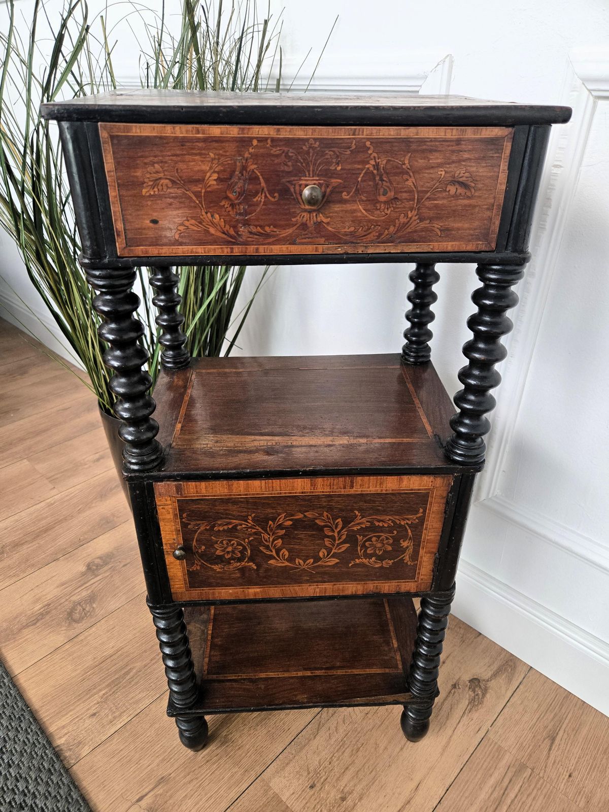 Italian Antique Marquetry Fruitwood Inlay Bobbin Turned Sofa Side Table photo vinterior