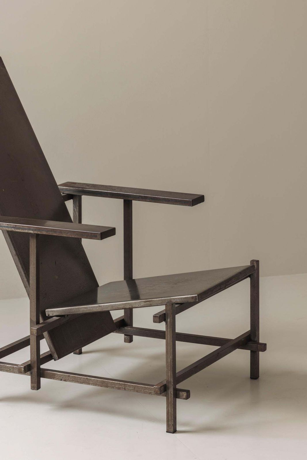 Unconventional Modernist Metal Armchair, In The Manner Of Gerrit Rietveld, 1980s photo vinterior