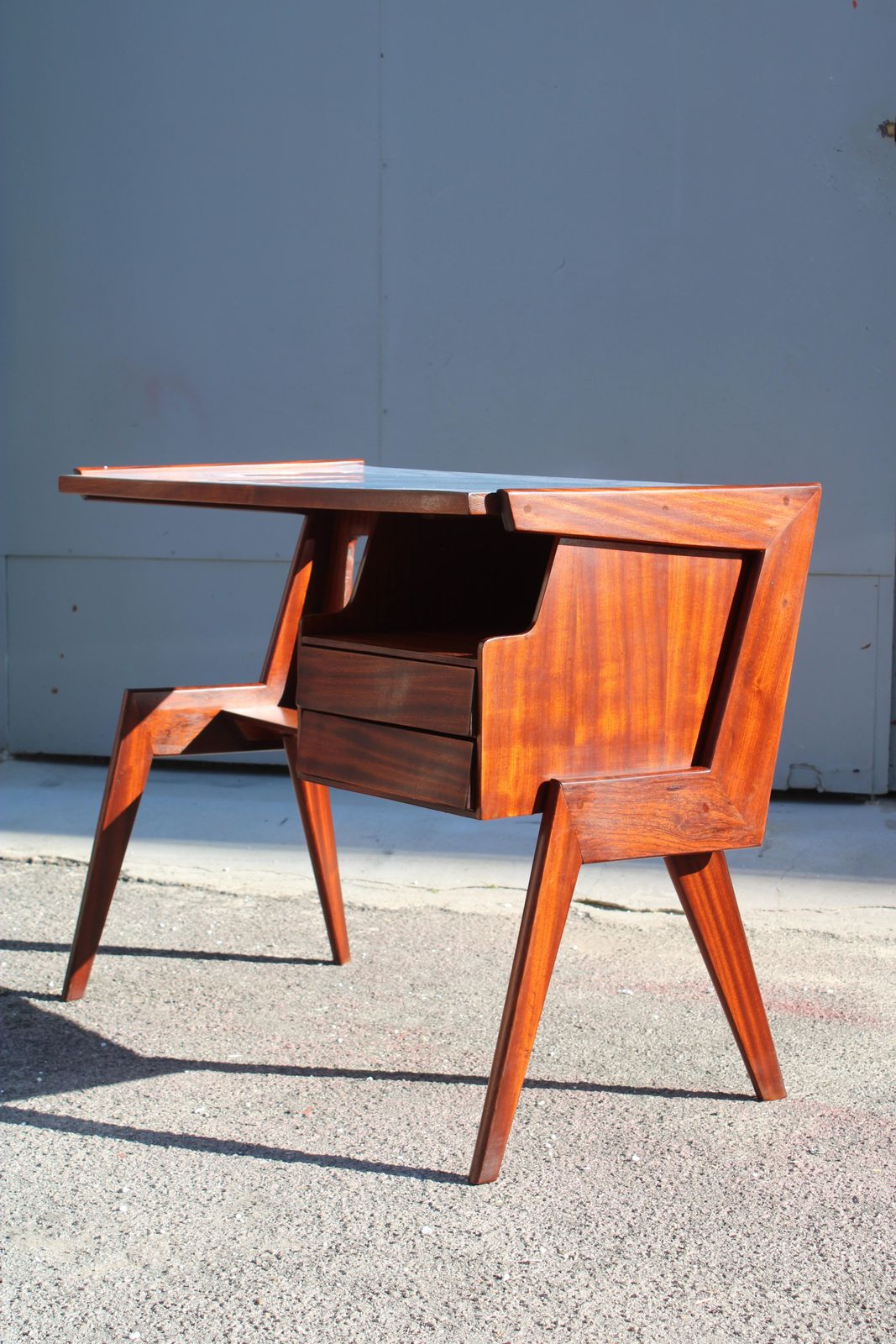 Piccolo Scrittoio Geometrico Vittorio Dassi In Legno Laminato Blu Mid Century photo 3644.0
