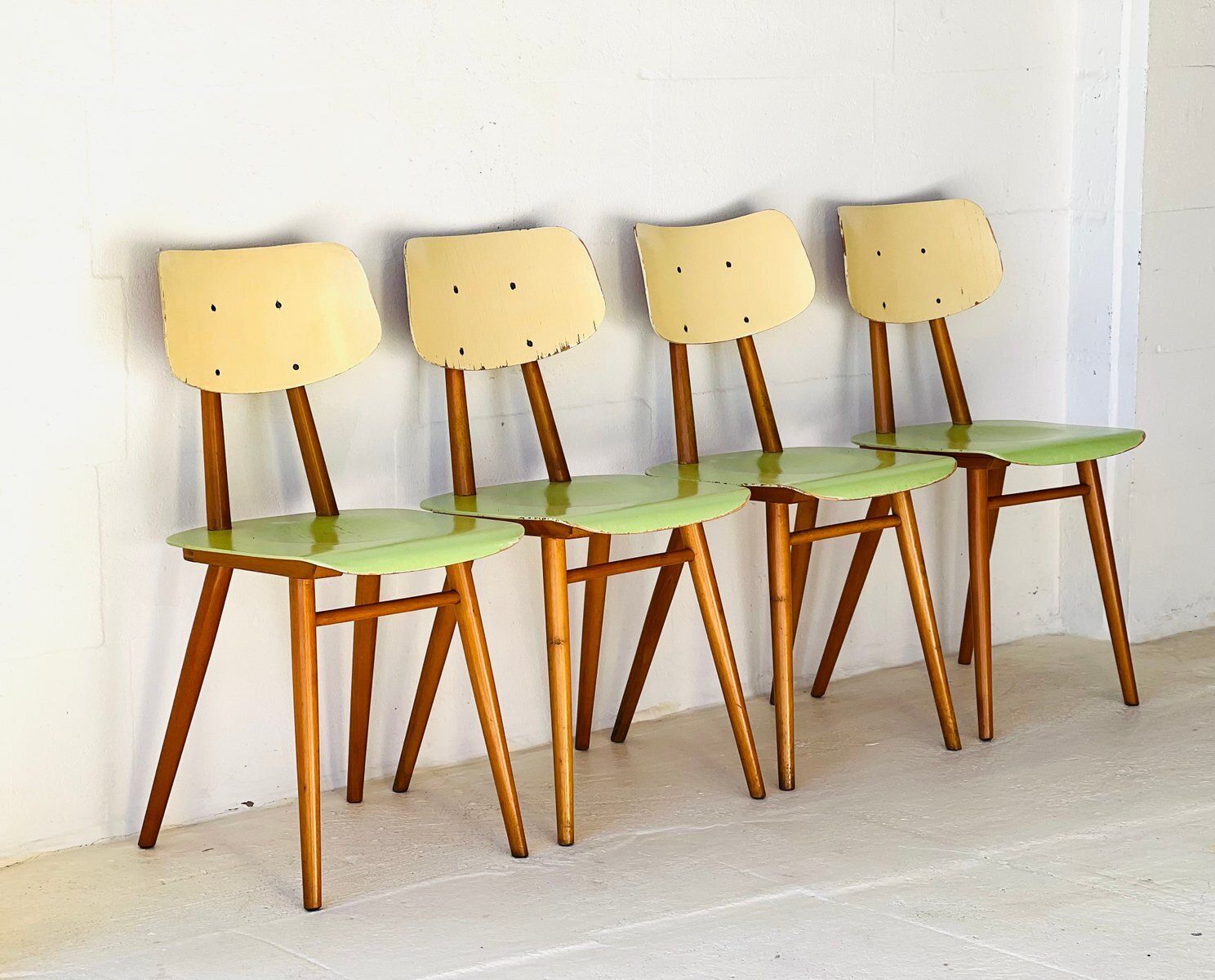 659.0 Eetkamerstoelen Van Ton, 1960, Set Van 4 photo