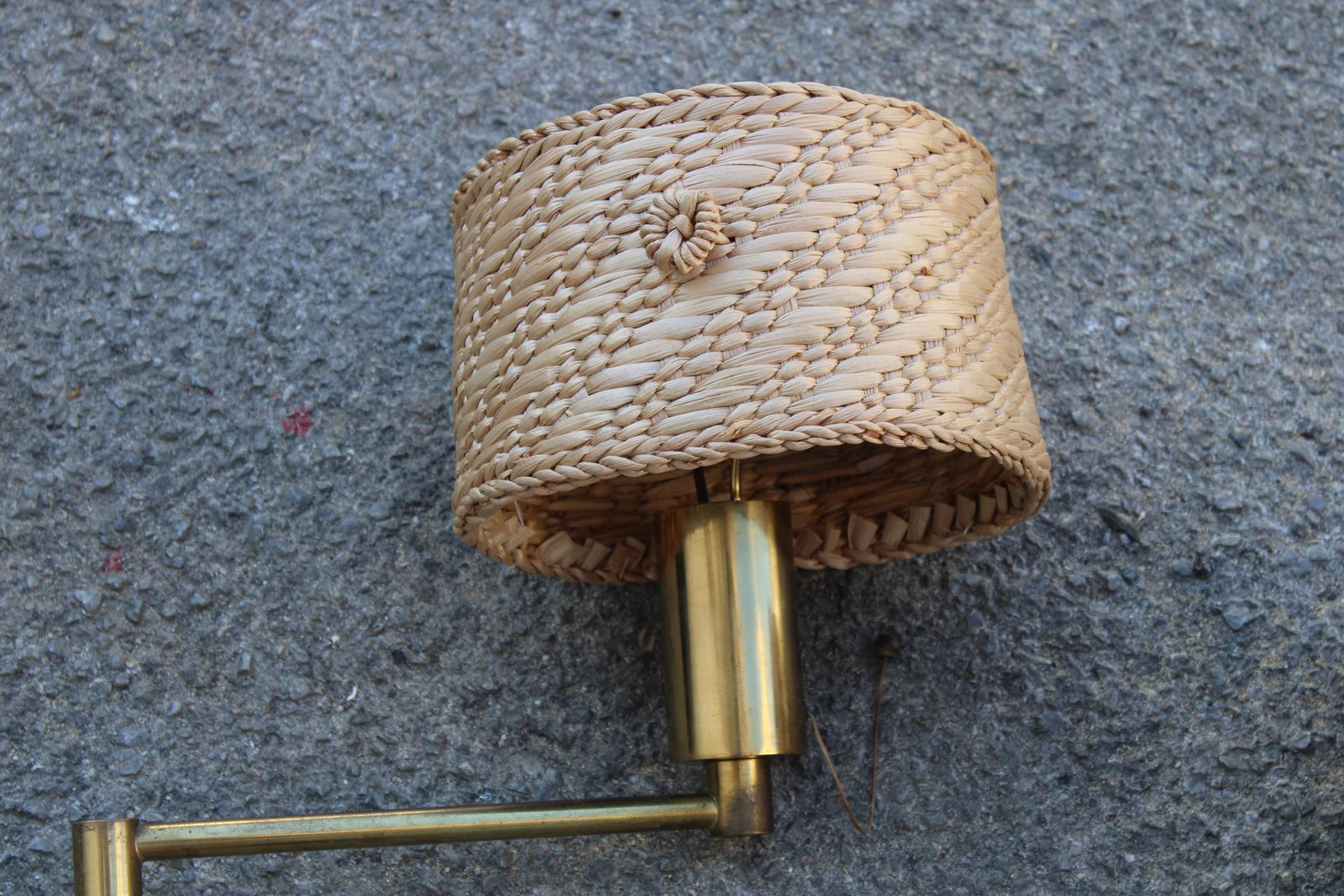 photo vinterior Pair Of Bedside Lamps In Brass And Straw Italy 1970s Directional