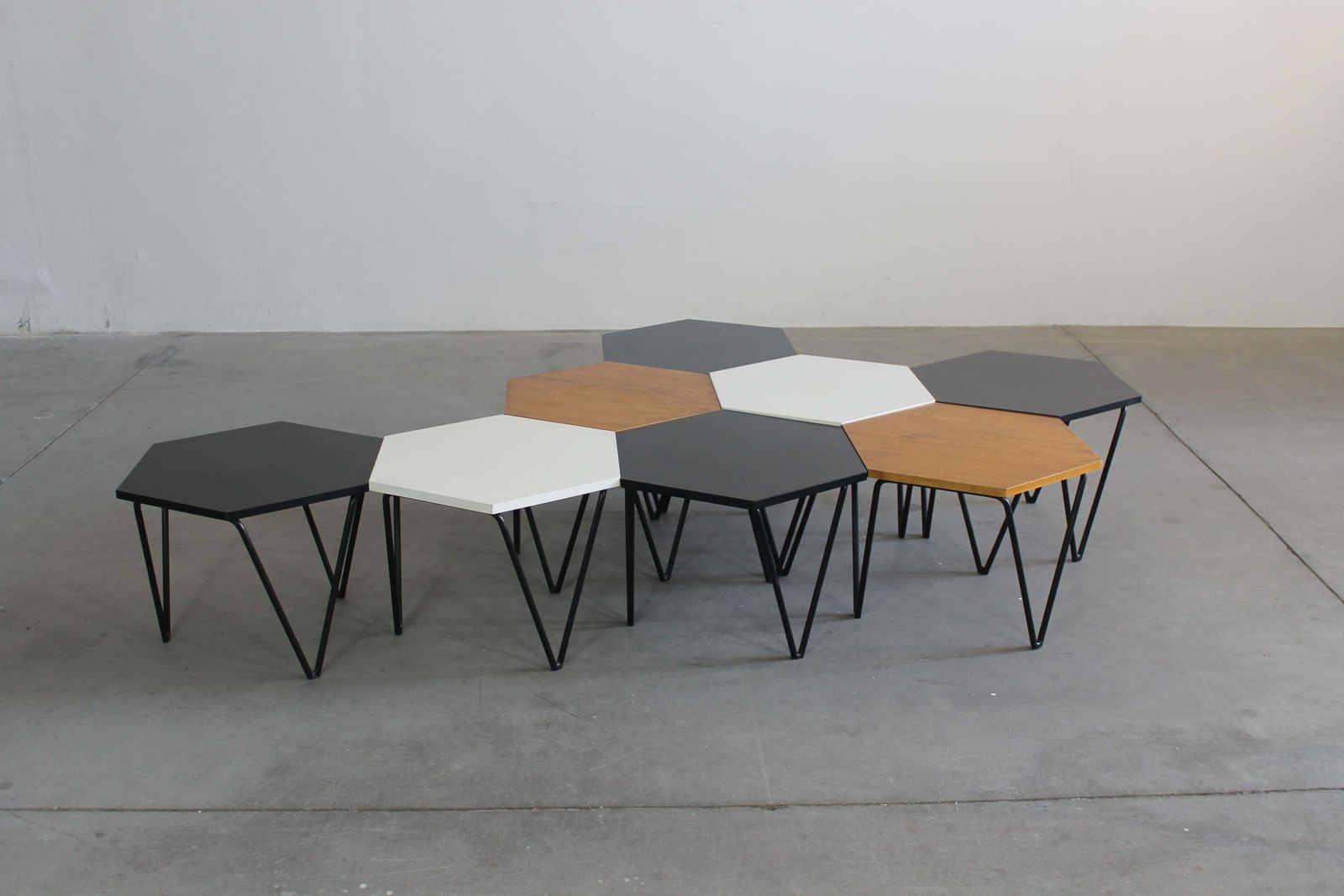 Gio Ponti Set Of Eight Hexagonal Coffee Tables In Wood And Metal I.S.A. 1950s photo vinterior