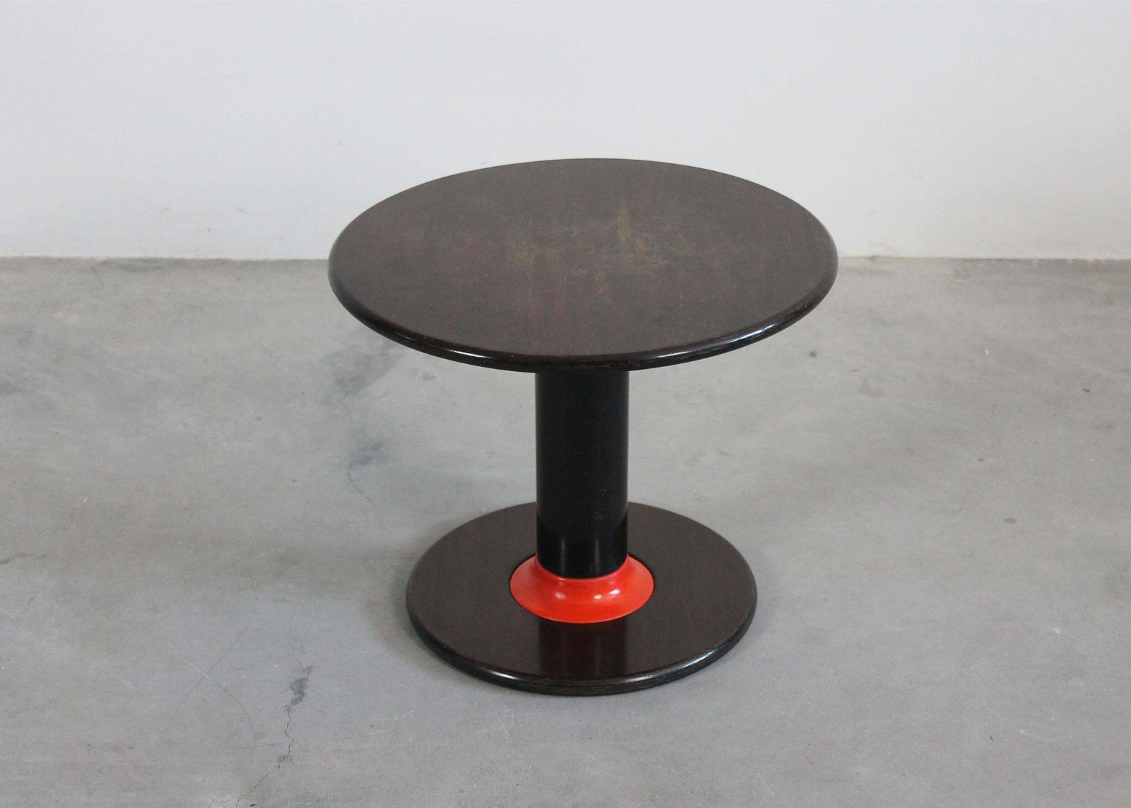 Ettore Sottsass Rocchettone Round Side Table In Walnut Wood By Poltronova 1960s photo Furniture