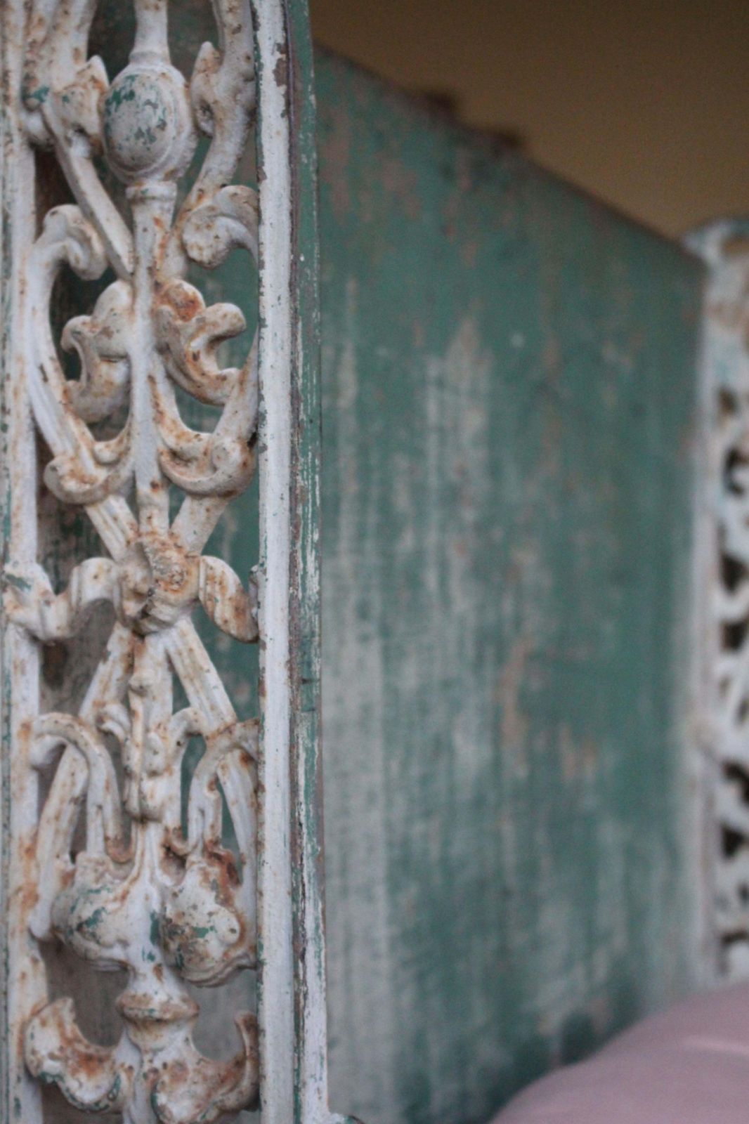 photo vinterior French Circa 1860 Original Painted Green Napoleon Lll Cast Iron Daybed Rococo