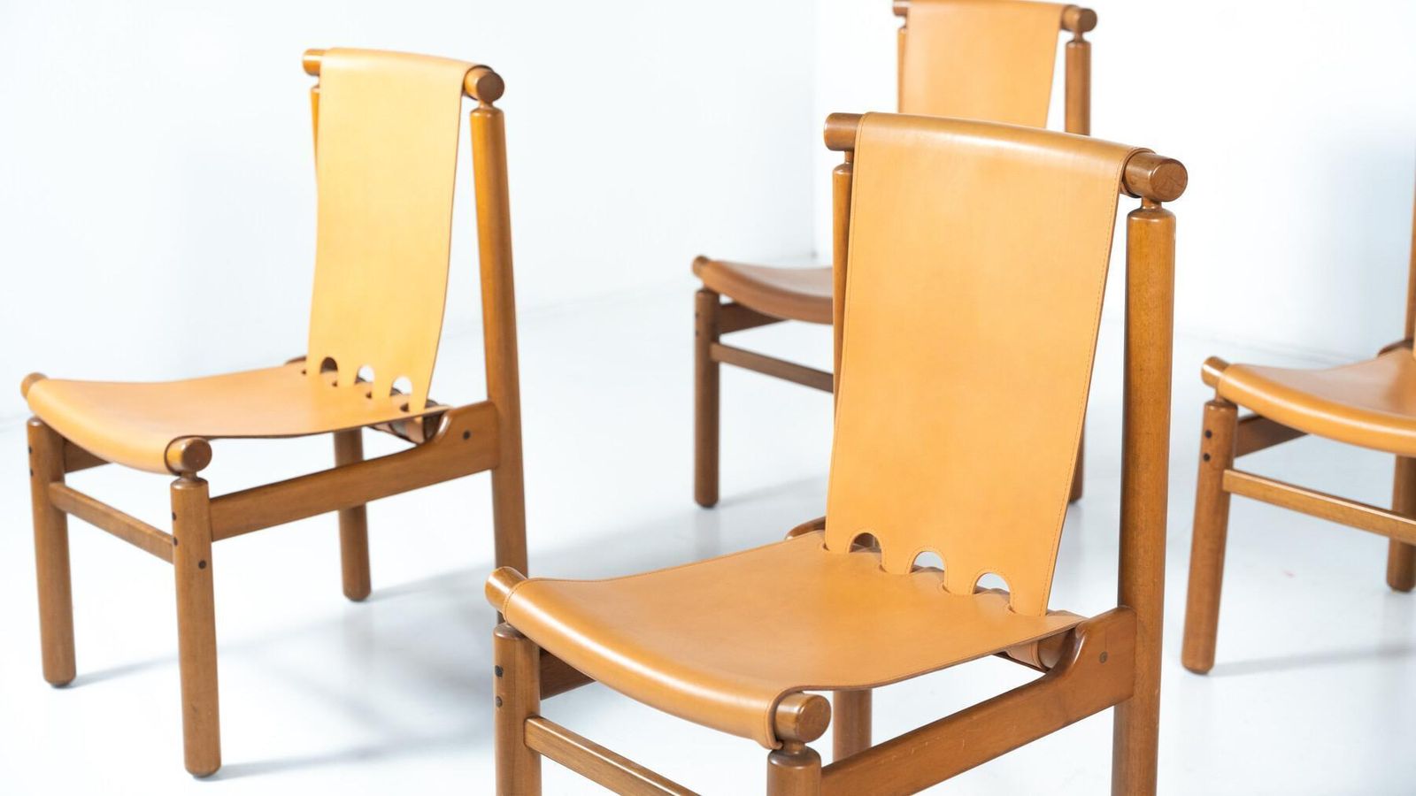 photo vintage Mid Century Modern Set Of 6 Leather Dining Chairs By Ilmari Tapiovaara