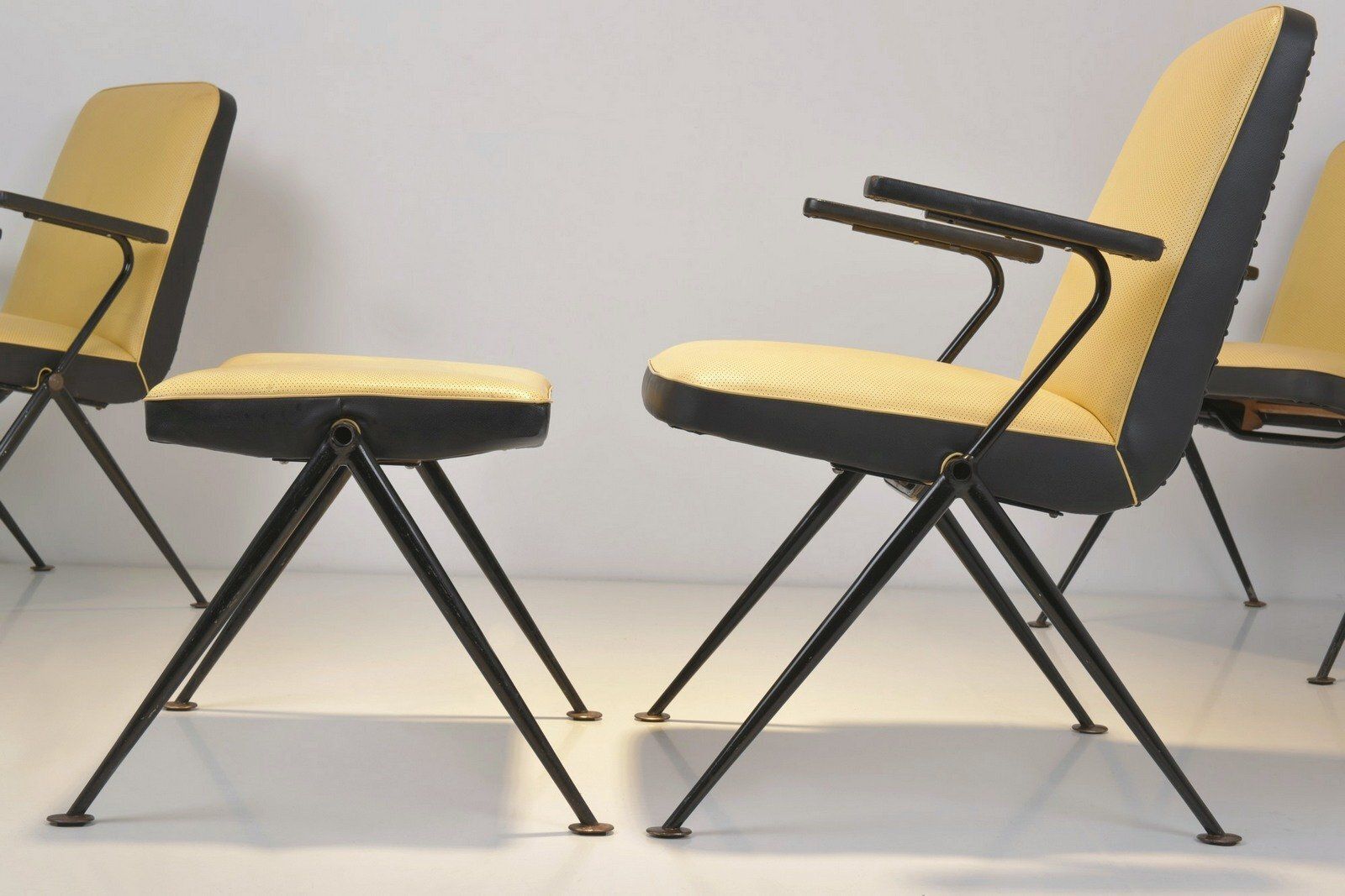 photo furniture Armchairs In Steel Tube From Drabert, Germany, 1950s, Set Of 4