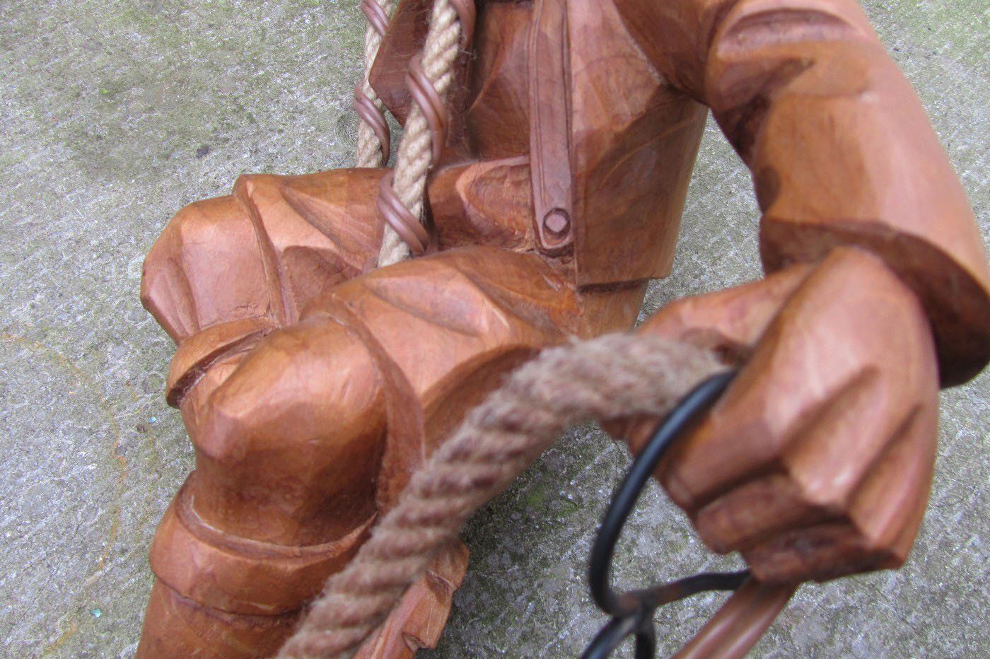 photo vinterior Vintage Carved Wooden Pendant Lamp Mountain Climber & Lantern In Black Forest Style, 1960s