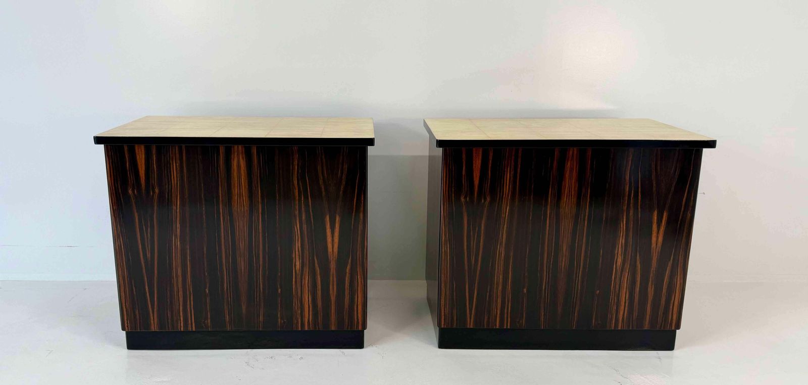 photo furniture Pair Of Italian Art Deco Twin Desks In Macassar And Parchment, 1940s