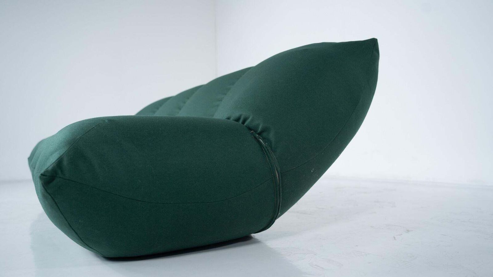 Mid Century Modern Green Papillon Sofa By Giovannetti, Italy, 1970s photo buy