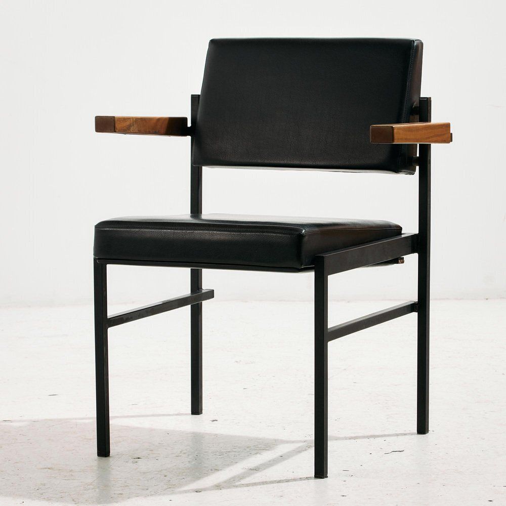 Metal Frame Armchair photo vinterior
